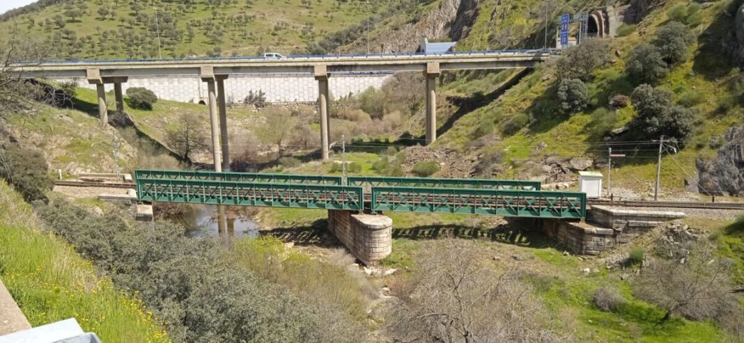 El tráfico ferroviario entre Algeciras y Venta de Cárdenas queda suspendido desde septiembre por obras
