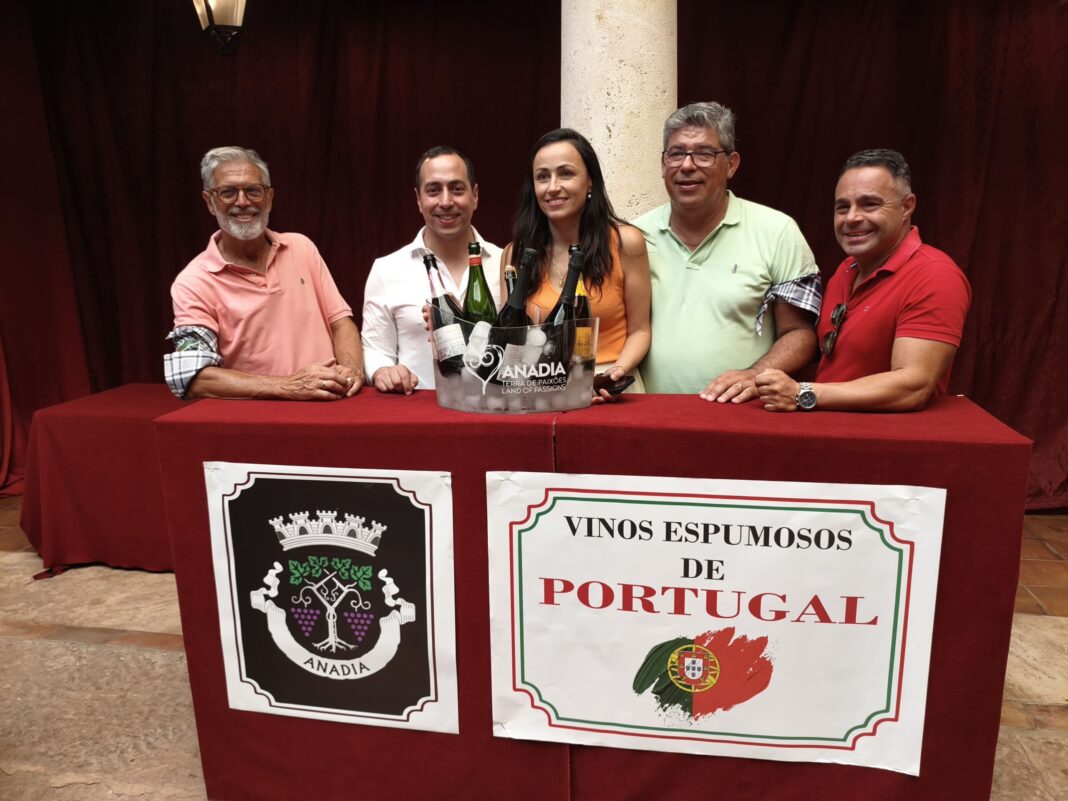 Villanueva de los Infantes reúne cuatro bodegas locales en el Rincón del Vino de la Feria del Pimiento
