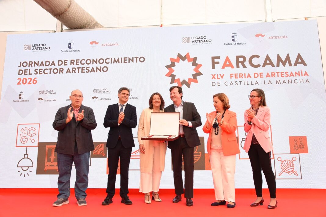 Castilla-La Mancha distingue a Paradores con la Placa al Mérito Artesano en Toledo