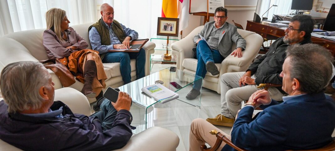 La Diputación de Ciudad Real estudia un convenio con FERGUALT para defender el agua del Alto Guadiana